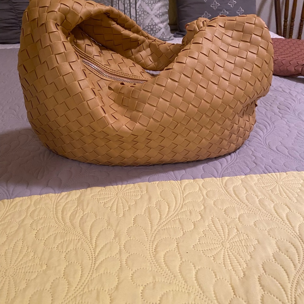 Urban Expressions Tan Woven Shoulder Bag - Picture 3 of 6